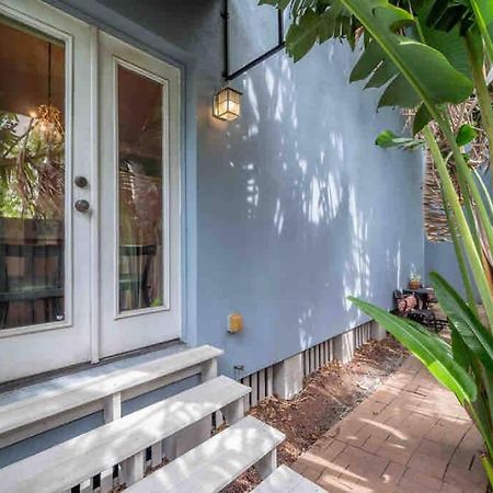 Nawlins Vibe With Rooftop Verandah Near Riverwalk And Downtown タンパ エクステリア 写真