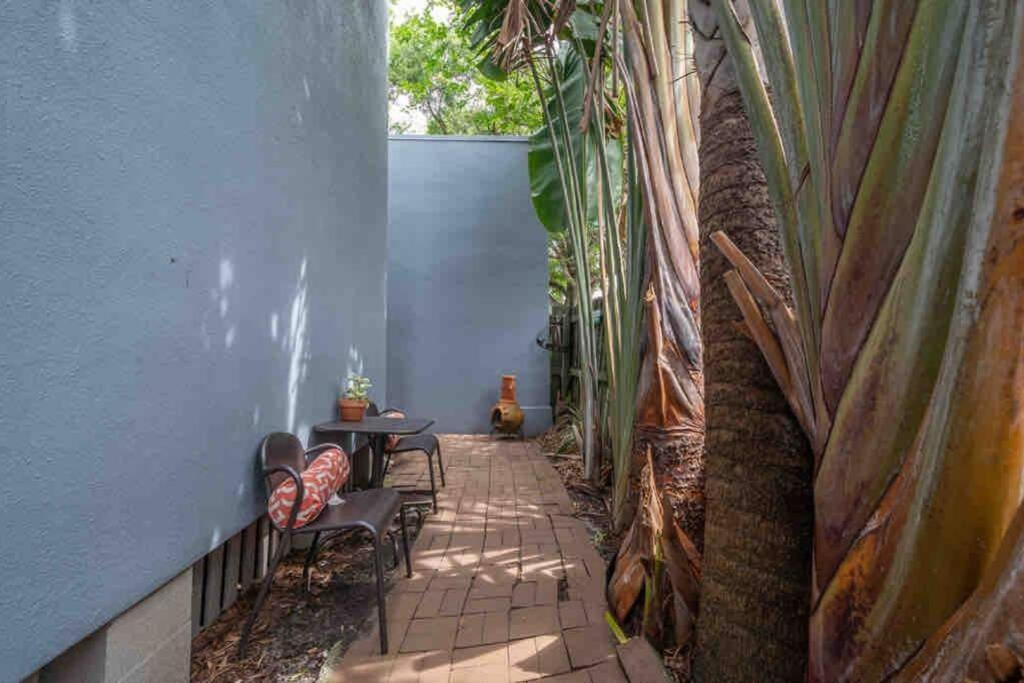 Nawlins Vibe With Rooftop Verandah Near Riverwalk And Downtown タンパ エクステリア 写真