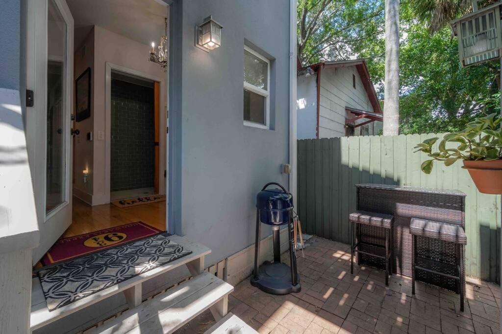 Nawlins Vibe With Rooftop Verandah Near Riverwalk And Downtown タンパ エクステリア 写真