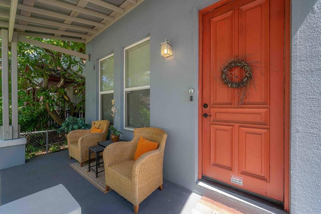 Nawlins Vibe With Rooftop Verandah Near Riverwalk And Downtown タンパ エクステリア 写真